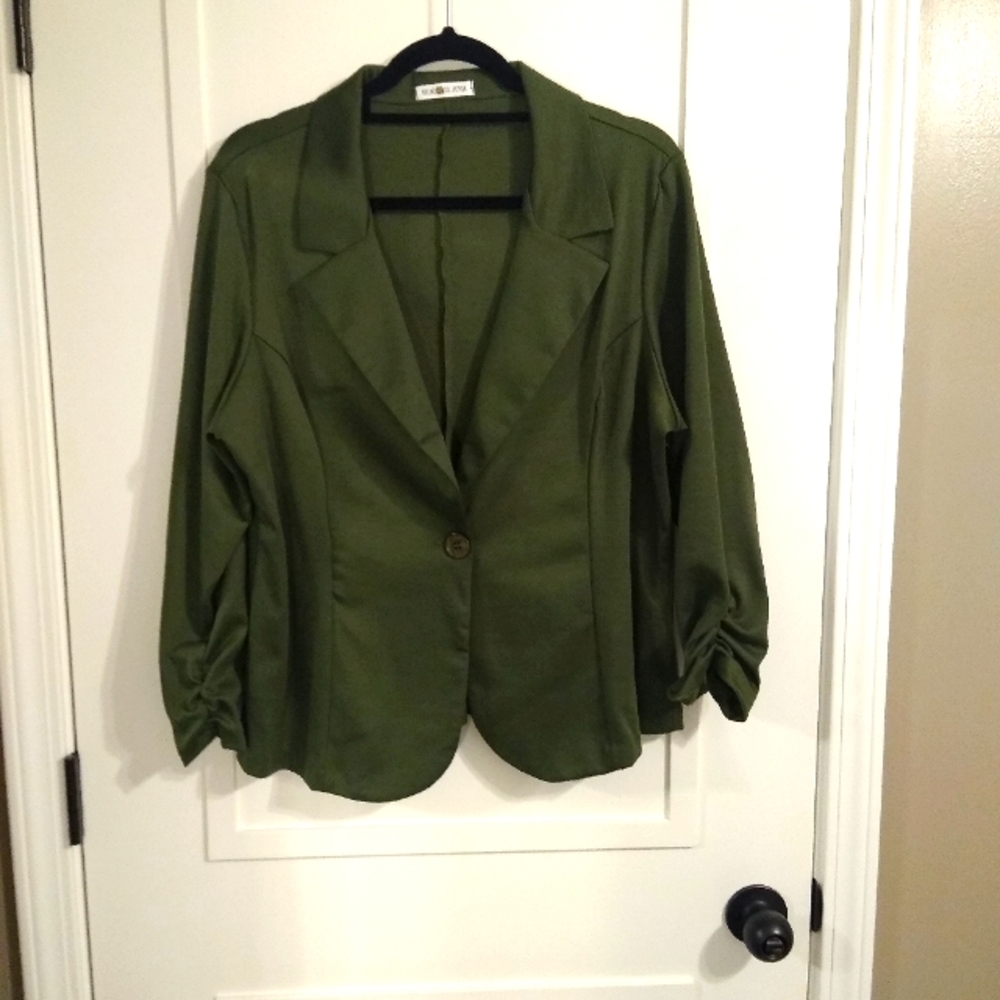 Bundle/2/layering jackets.